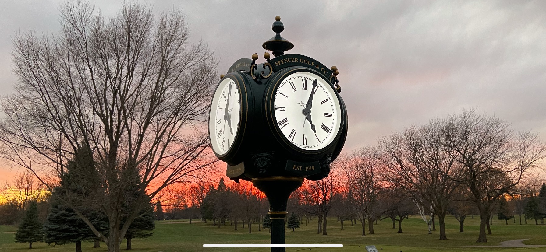 Spencer Golf and Country Club Clock Spencer Golf and Country Club Clock